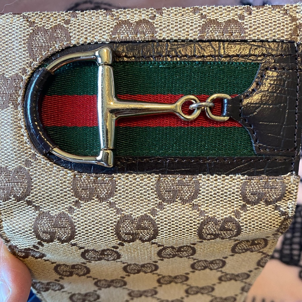 Trifold authentic gucci wallet. In a very good condition.
